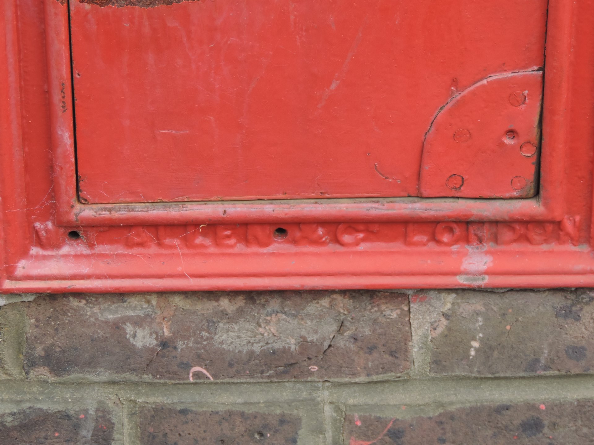 Parkside Avenue, Greater London photo 2