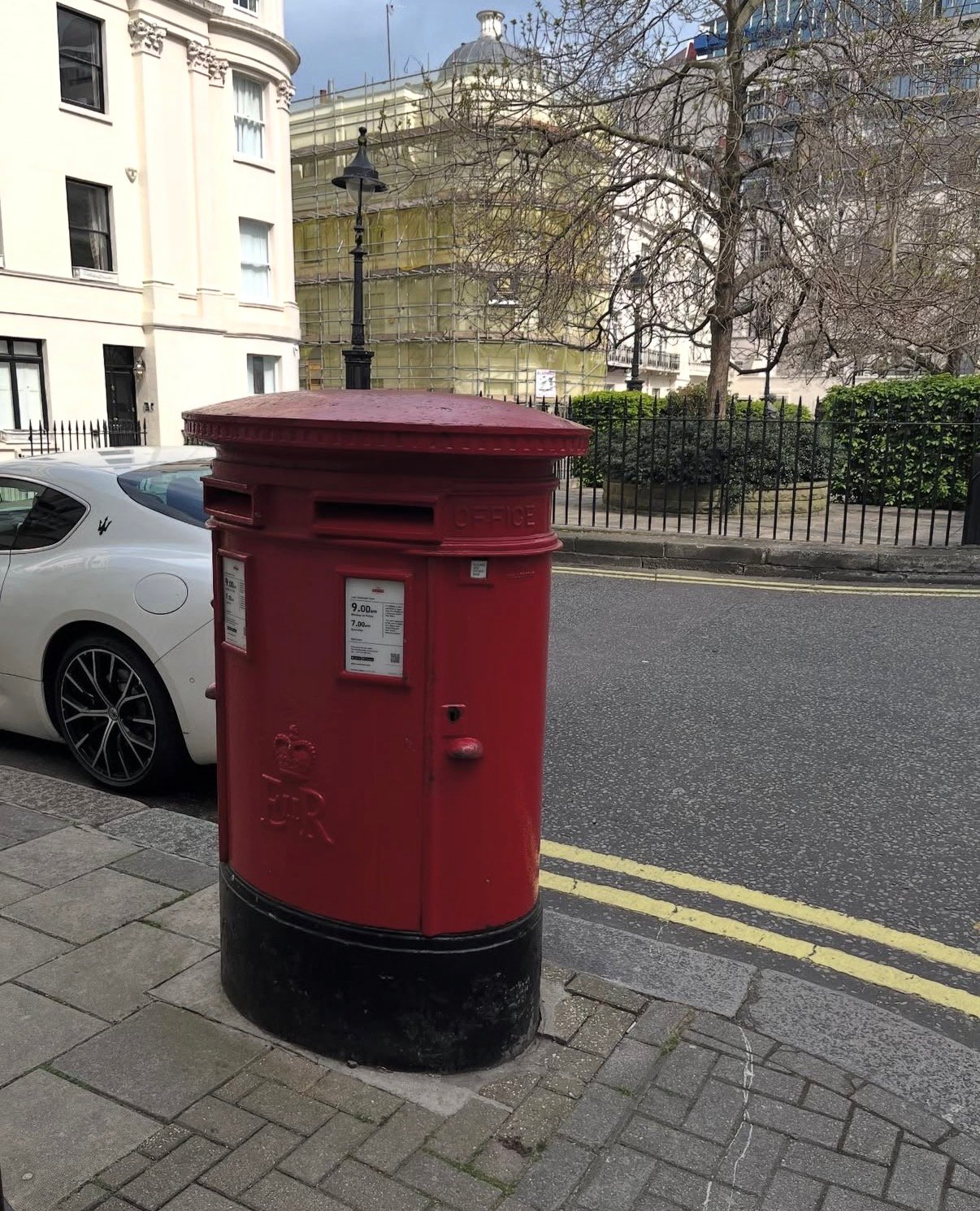 Victoria Square, City of Westminster, Queen Elizabeth II