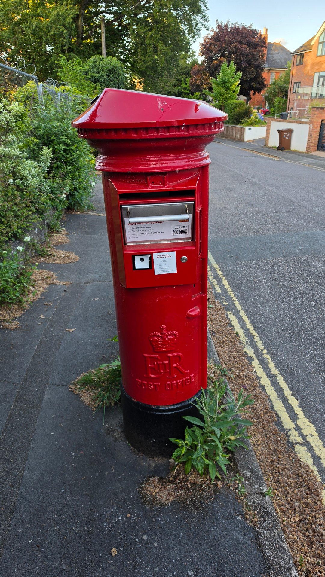 The Avenue, Tiverton photo 2