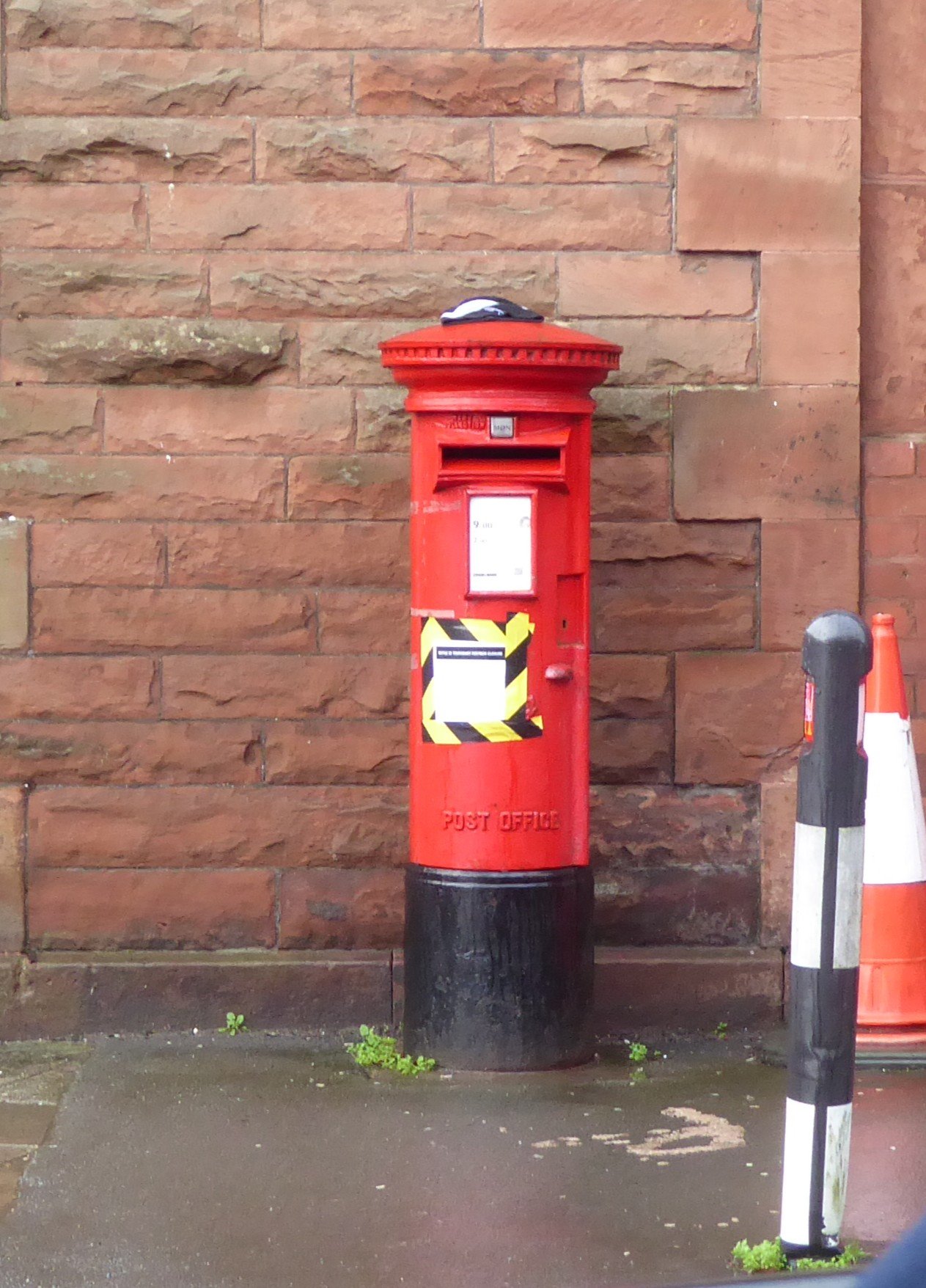 Charles Street, Annan, Scottish Crown