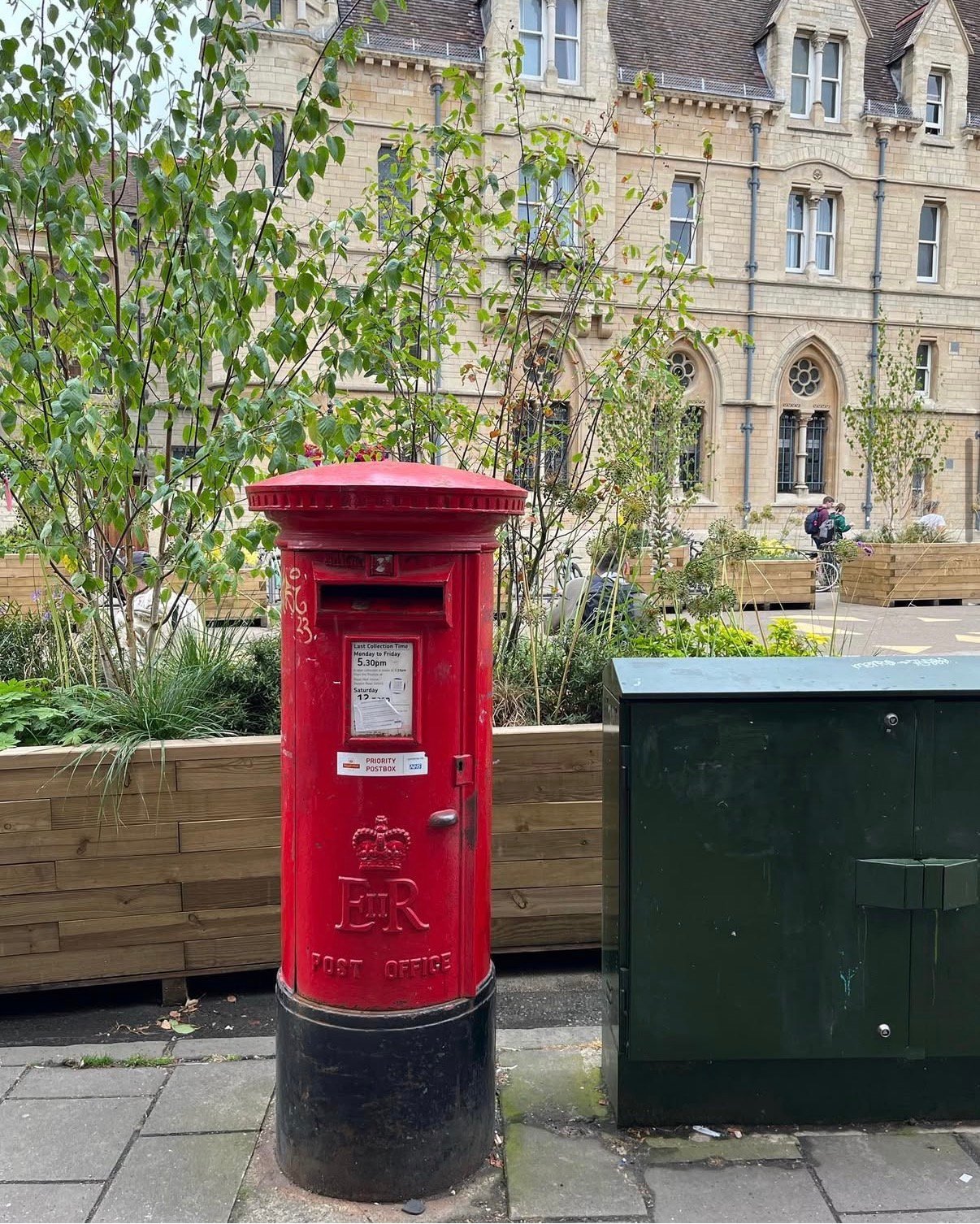 Broad Street, Oxford, Queen Elizabeth II