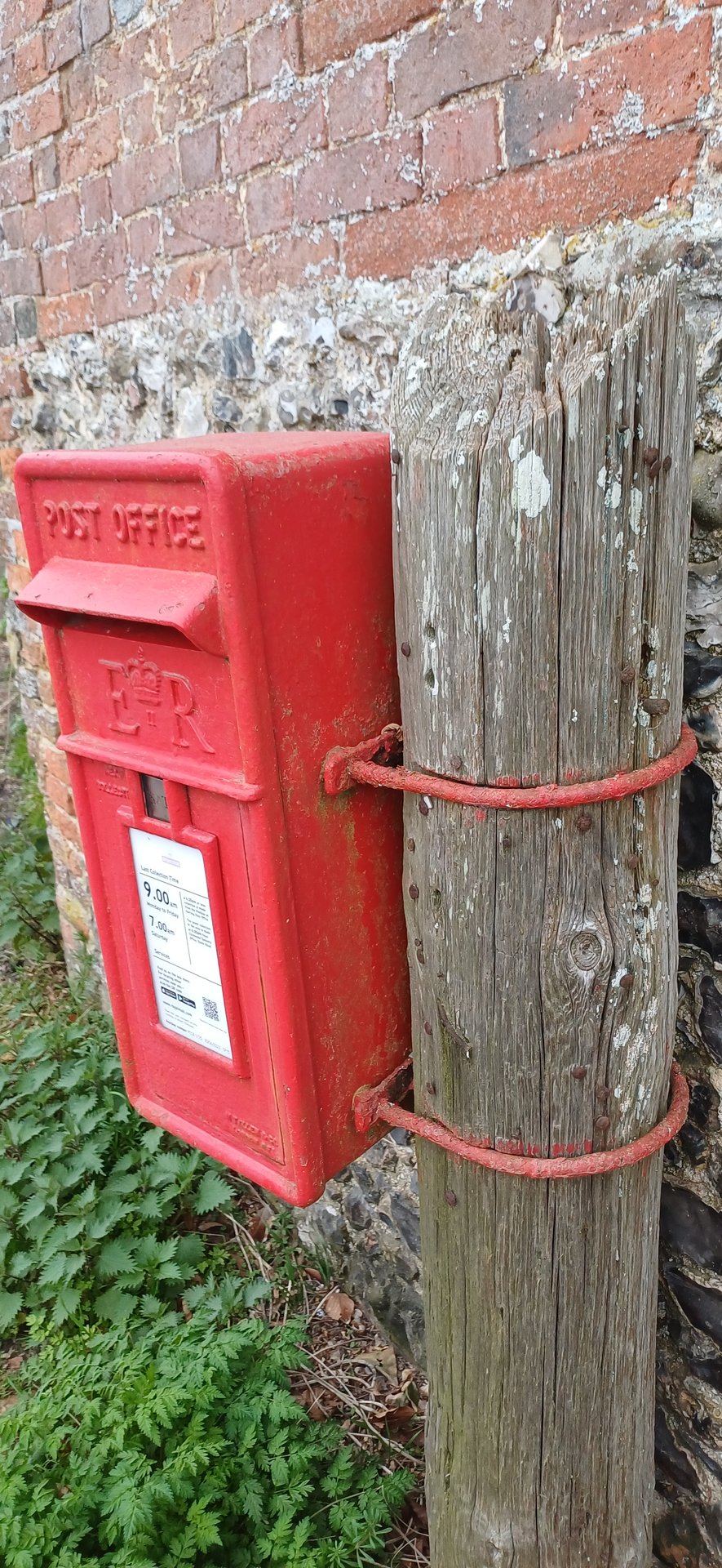 B2146, Compton photo 2