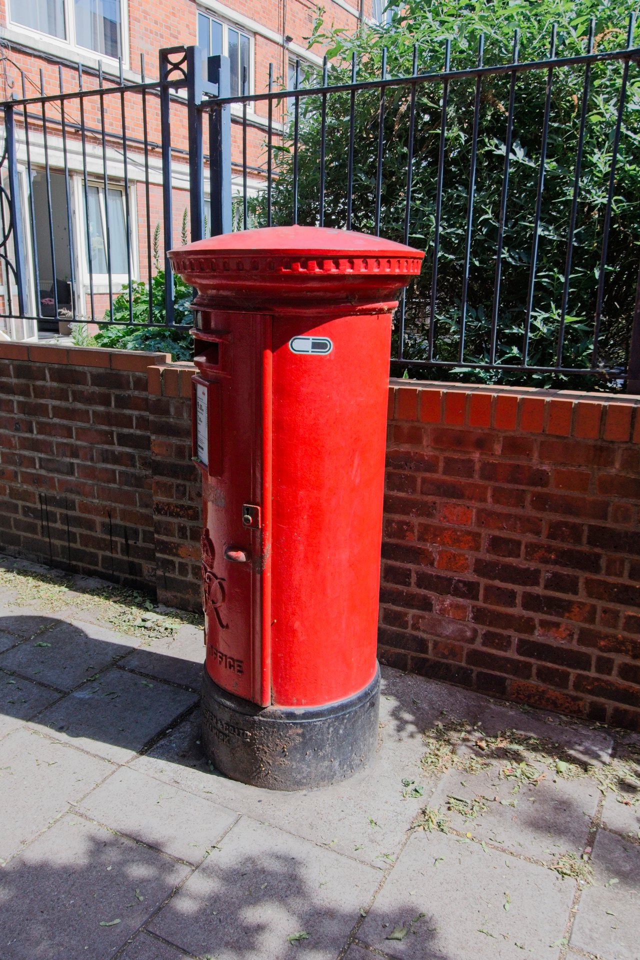 Postbox: Druid Street, Greater London, Southwark, Greater London