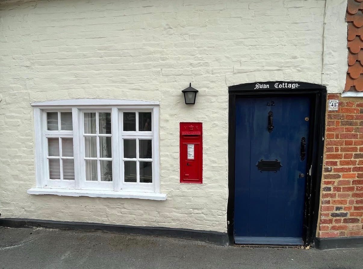 Church Street, South Heath, Queen Victoria