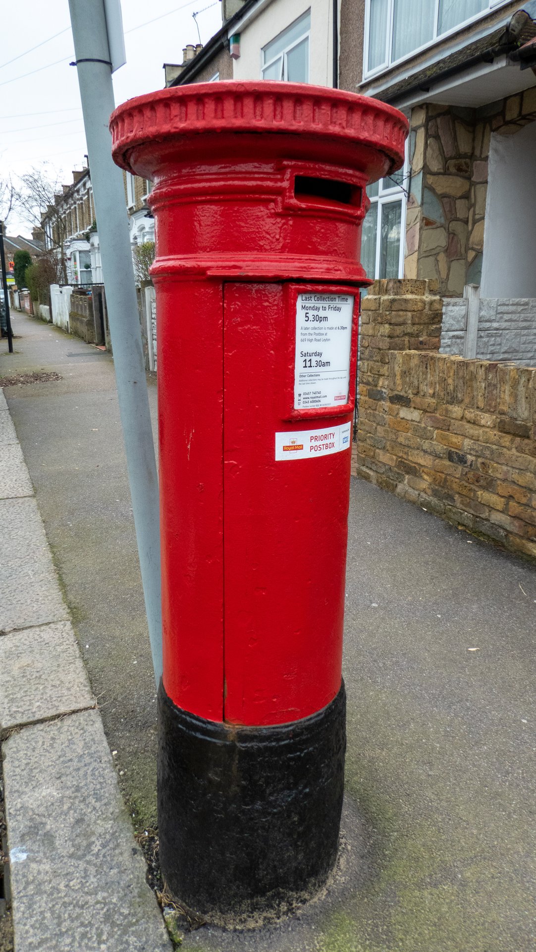 Selby Road, Greater London photo 3