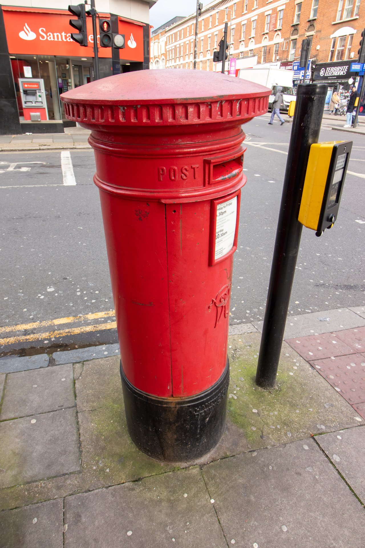 Victoria Road, Greater London photo 3