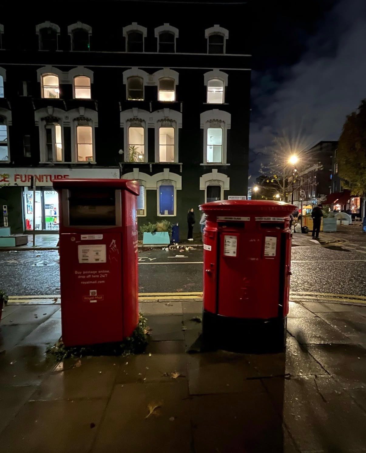 Warren Street, Greater London, Queen Elizabeth II