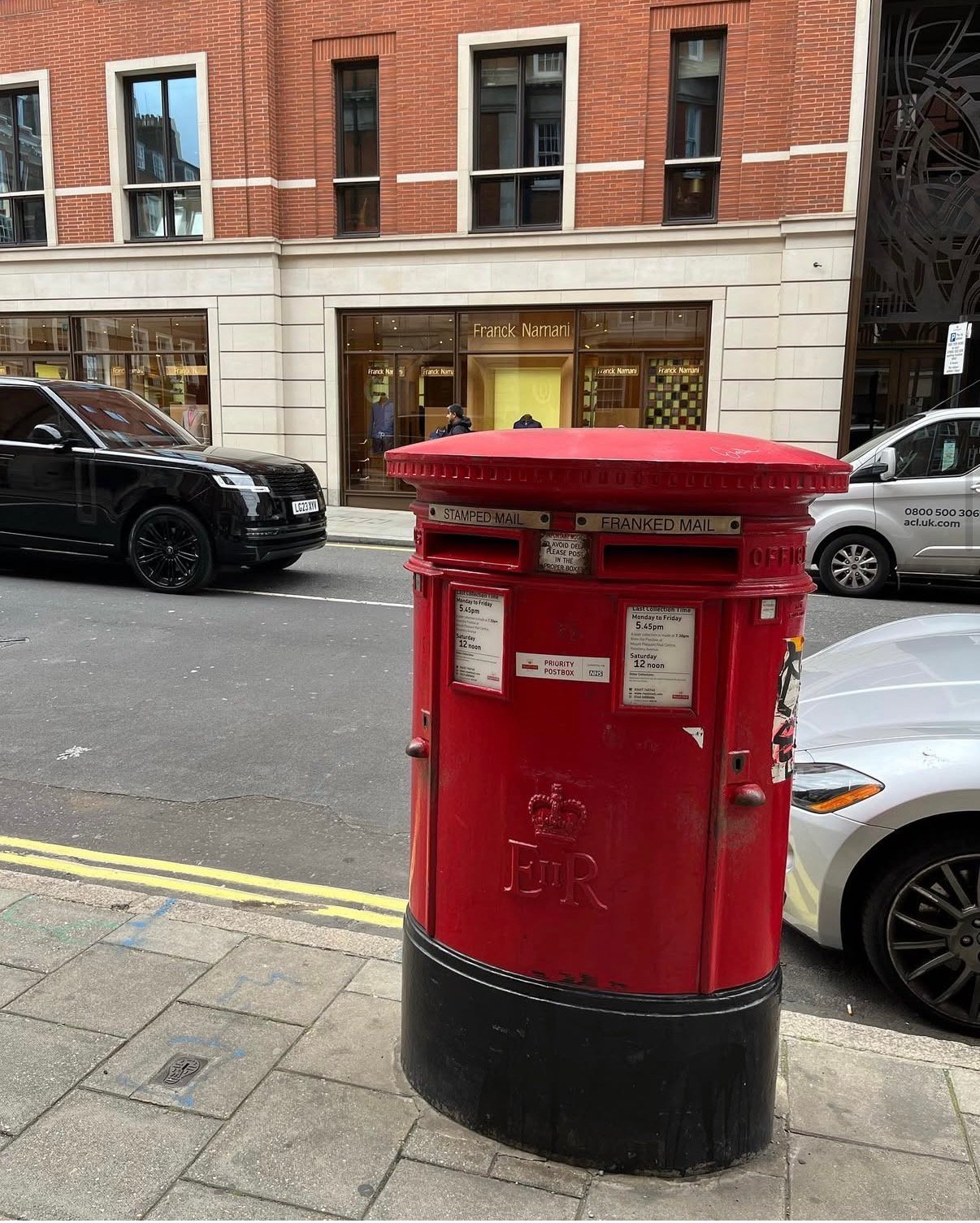 Davies Street, City of Westminster, Queen Elizabeth II