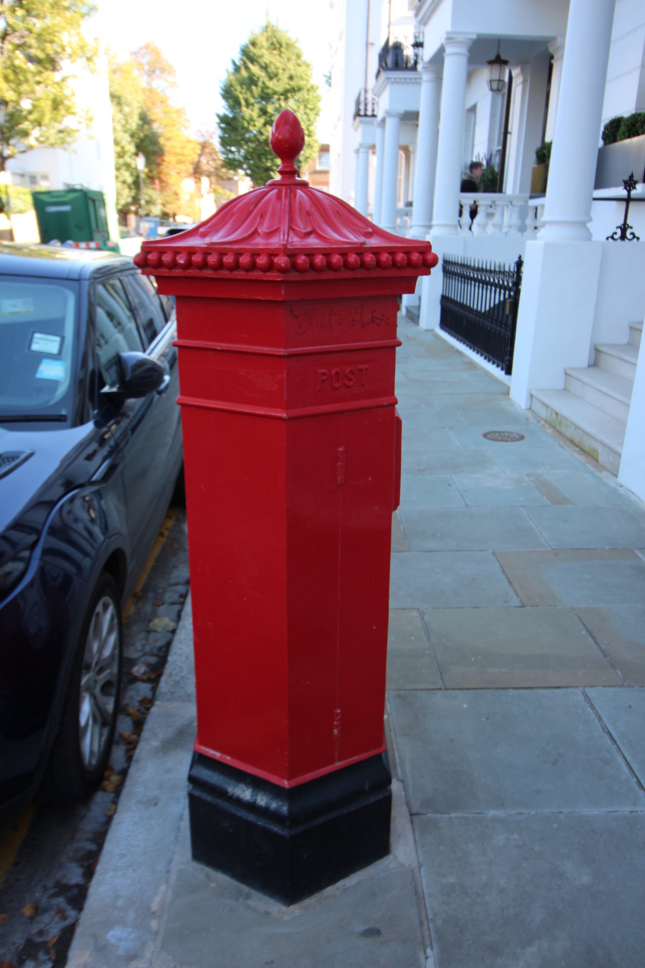 Pembroke Gardens, Greater London photo 2