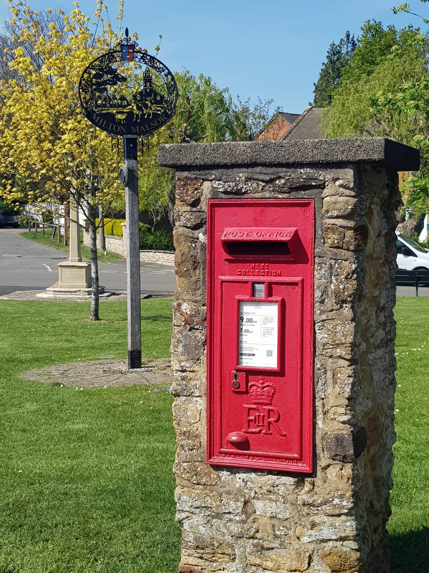 Green Street, Milton Malsor, Queen Elizabeth II