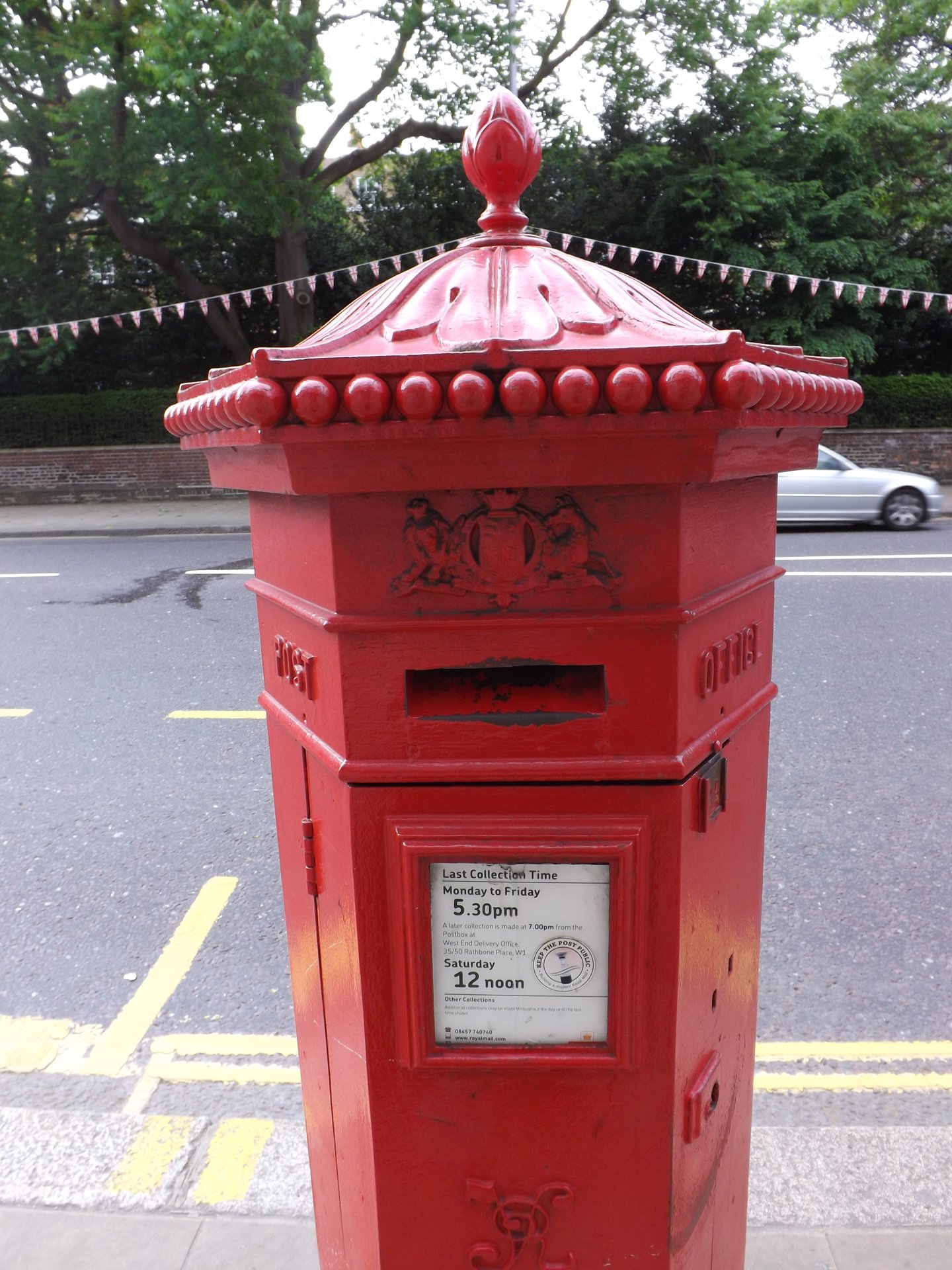Kensington High Street, Greater London photo 3
