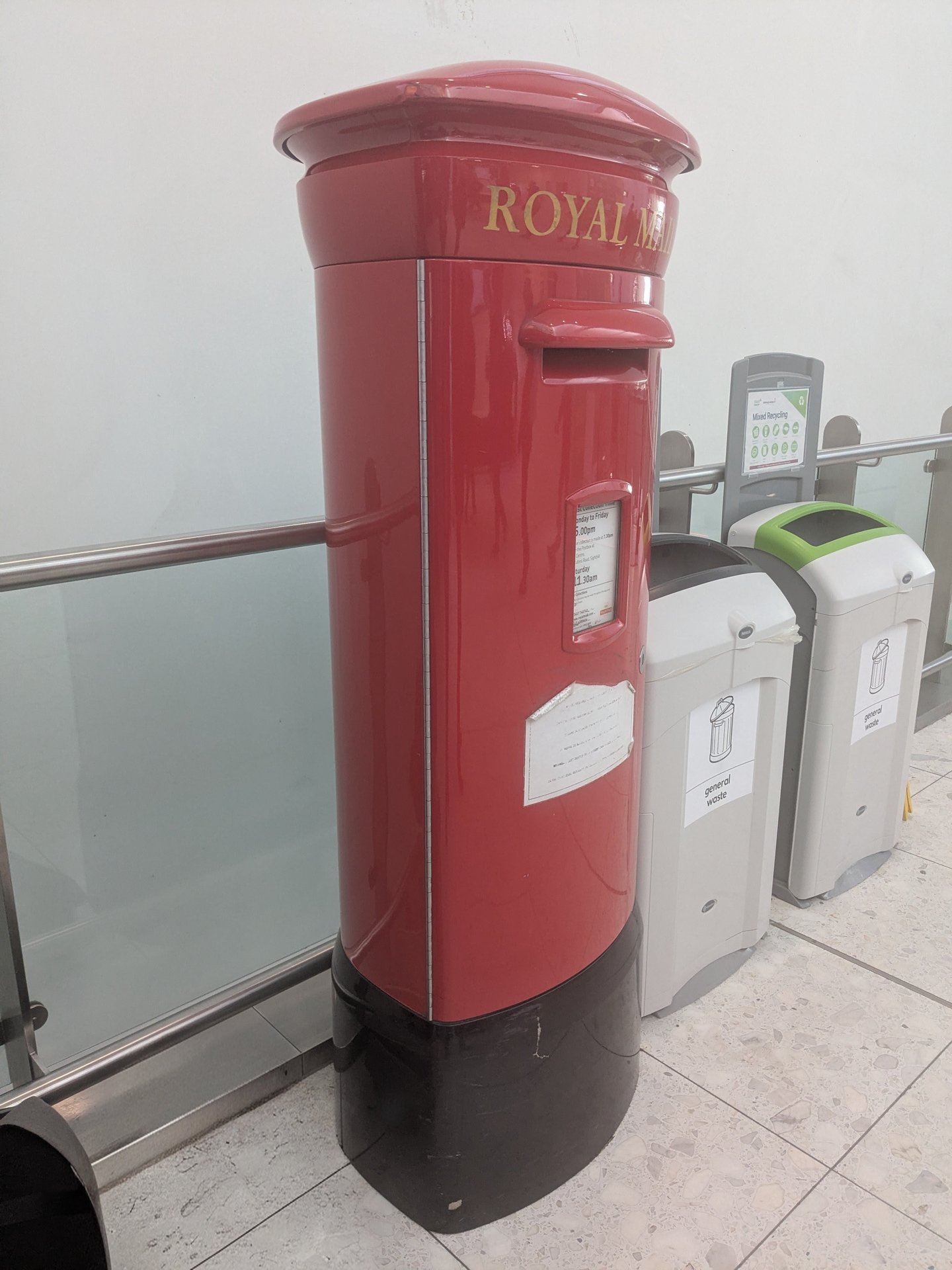 Departures, Edinburgh airport photo 2