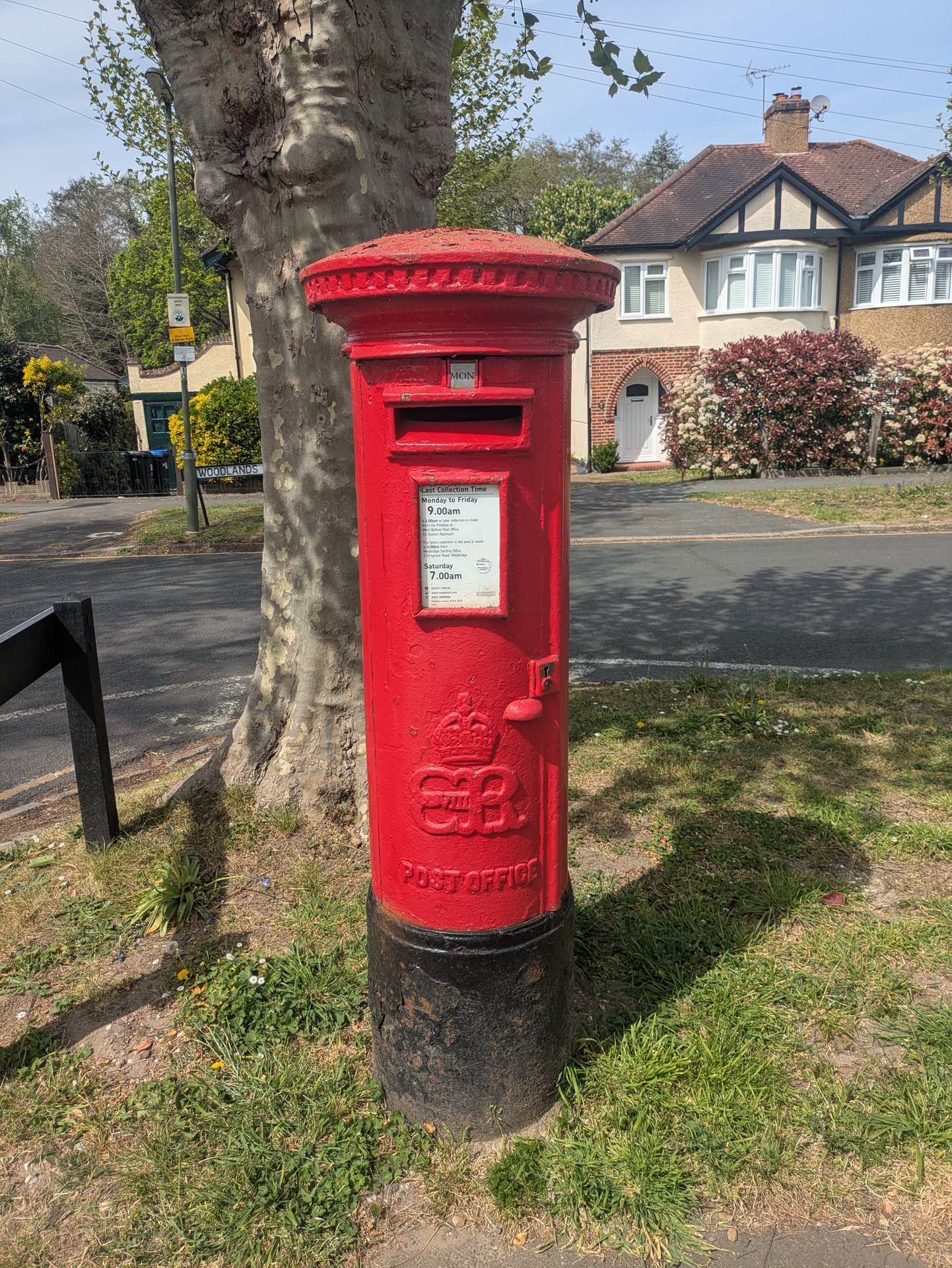Woodlands Avenue, West Byfleet photo 3