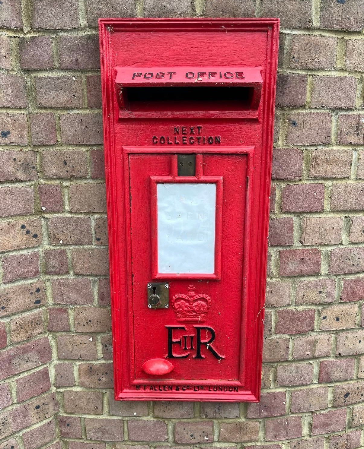 Station Road, Askett, Queen Elizabeth II