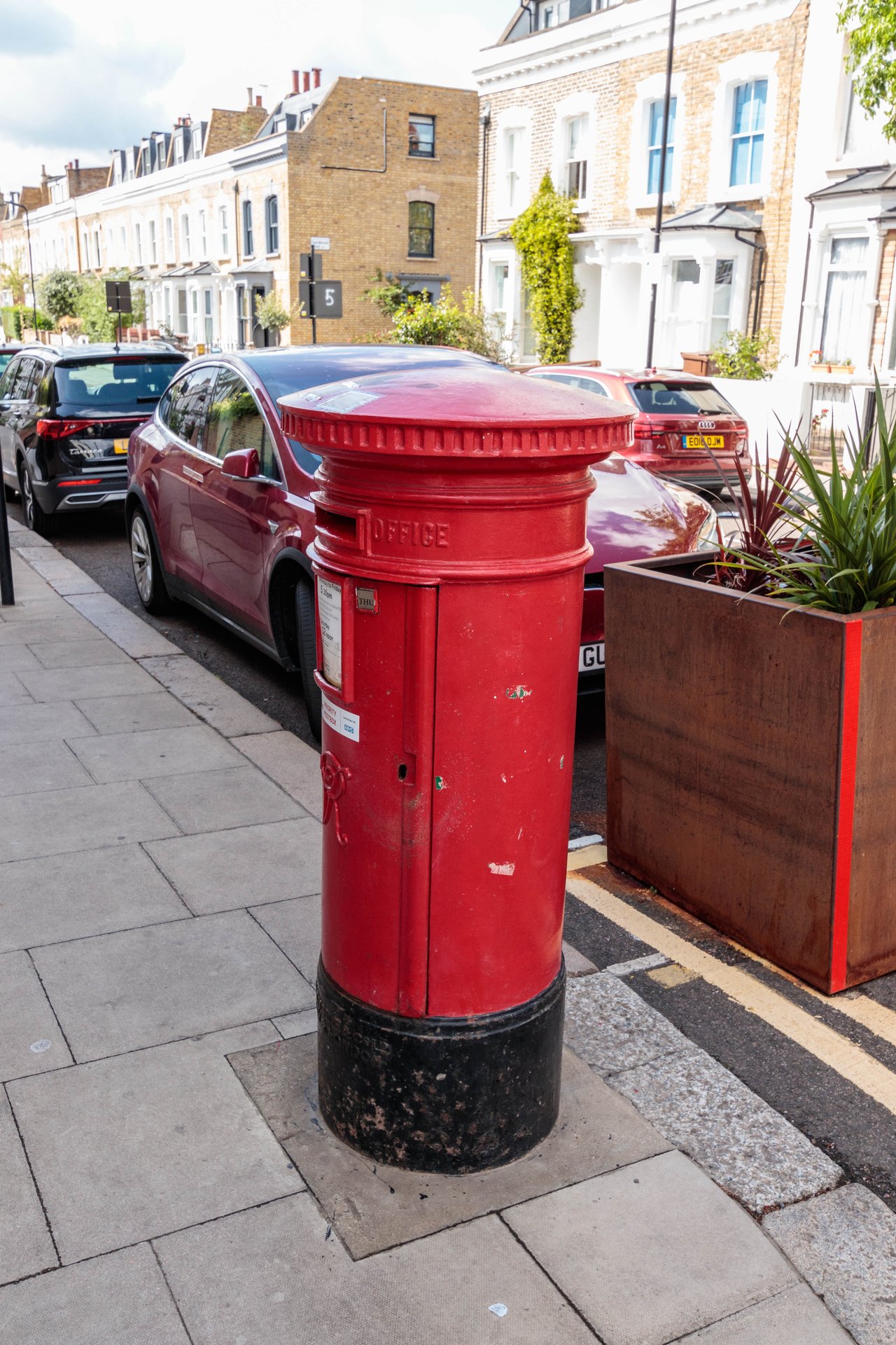 Oldfield Road, Greater London photo 2