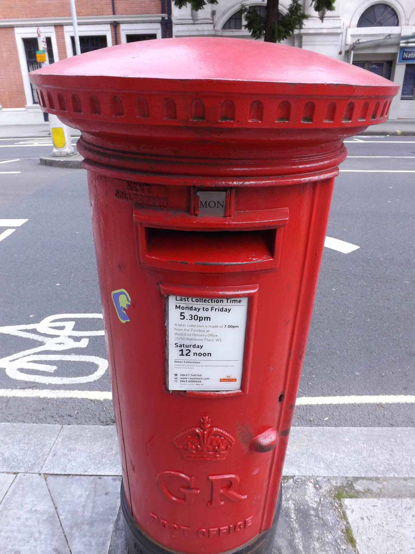 Hammersmith Road, Greater London photo 2