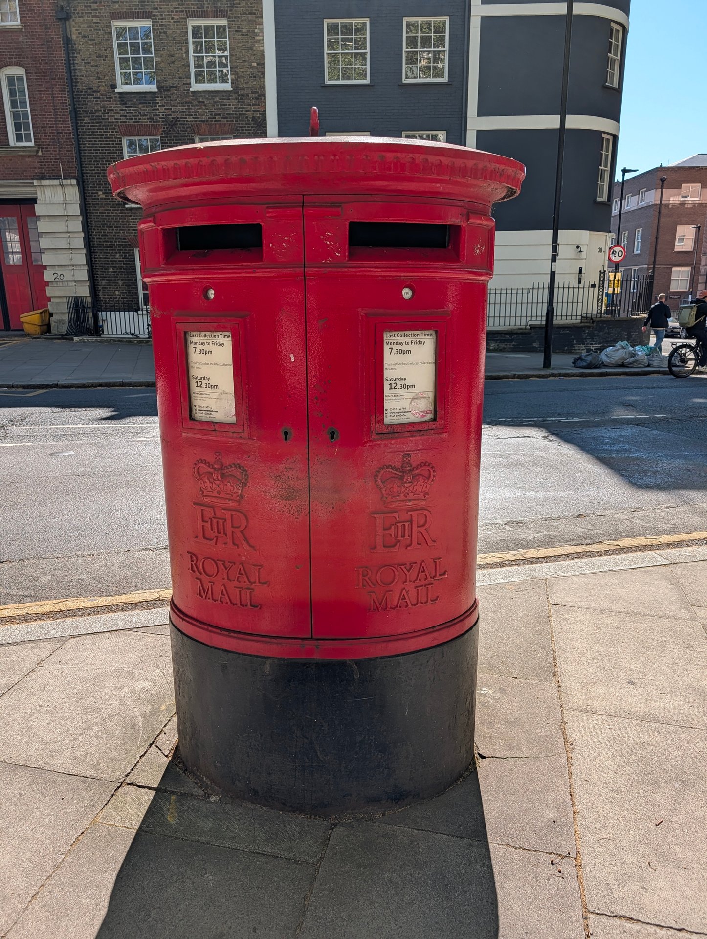 Rosebery Avenue, Greater London photo 3