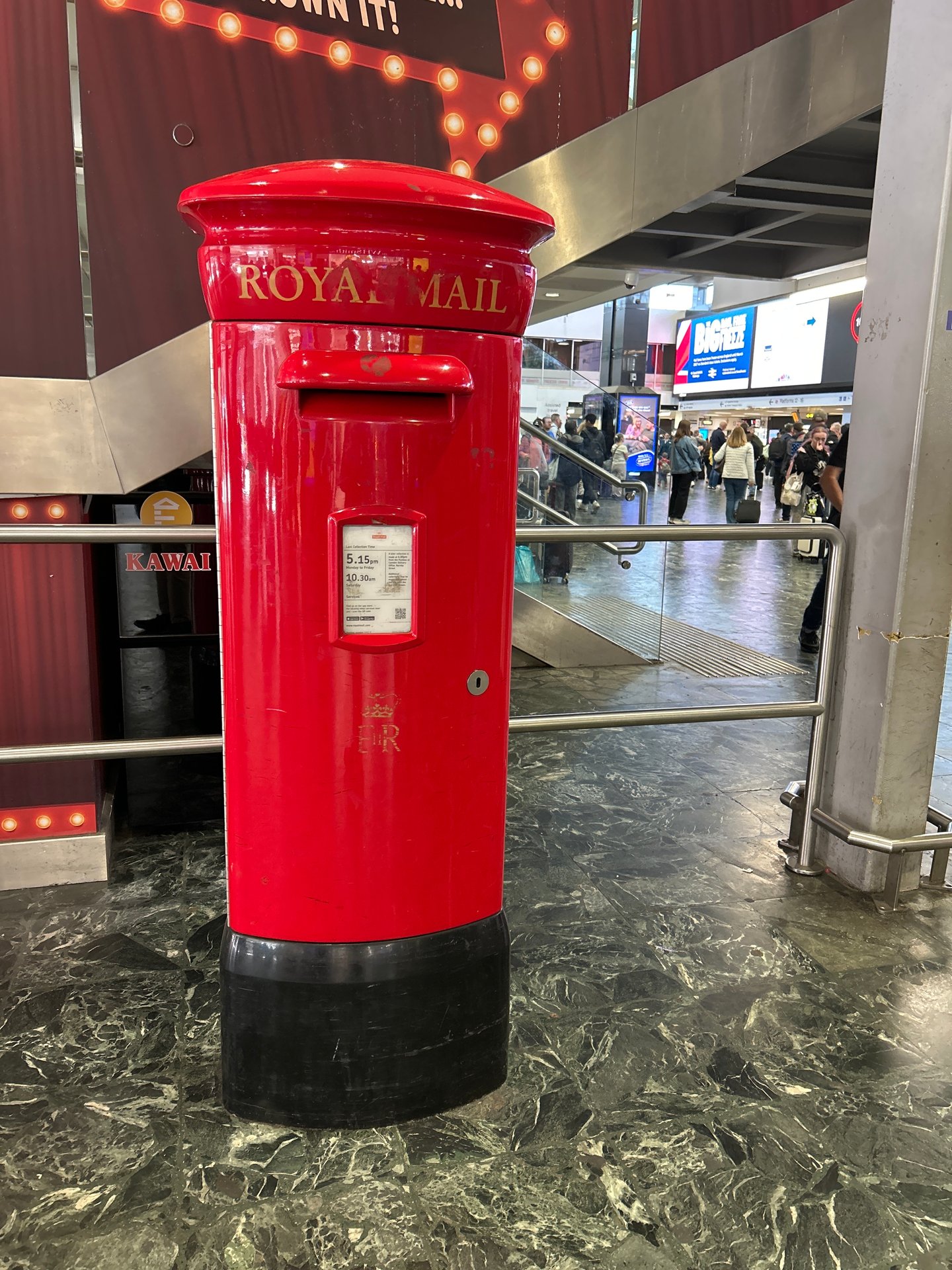 London Euston Station photo 3
