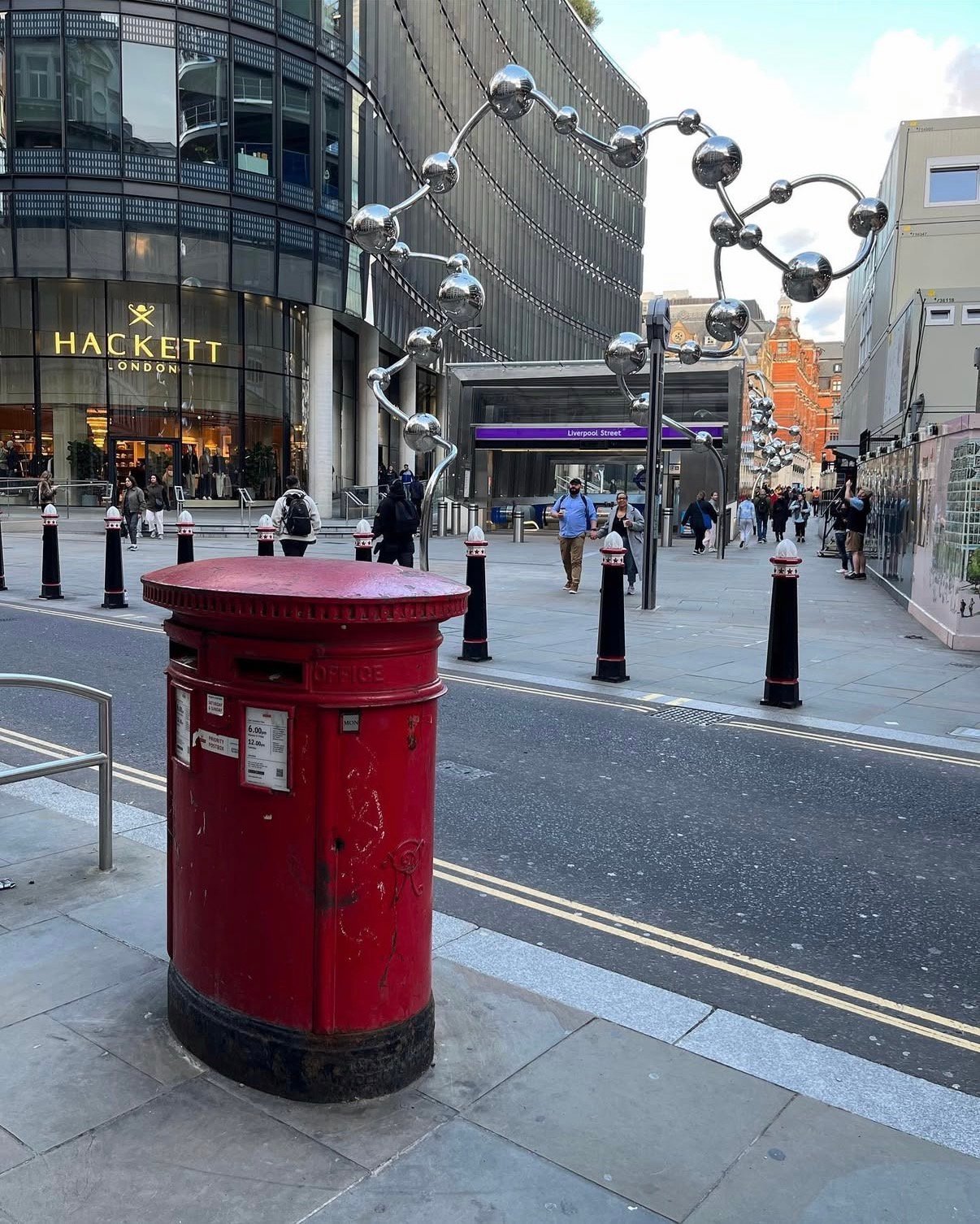 Blomfield Street, City of London, Queen Victoria
