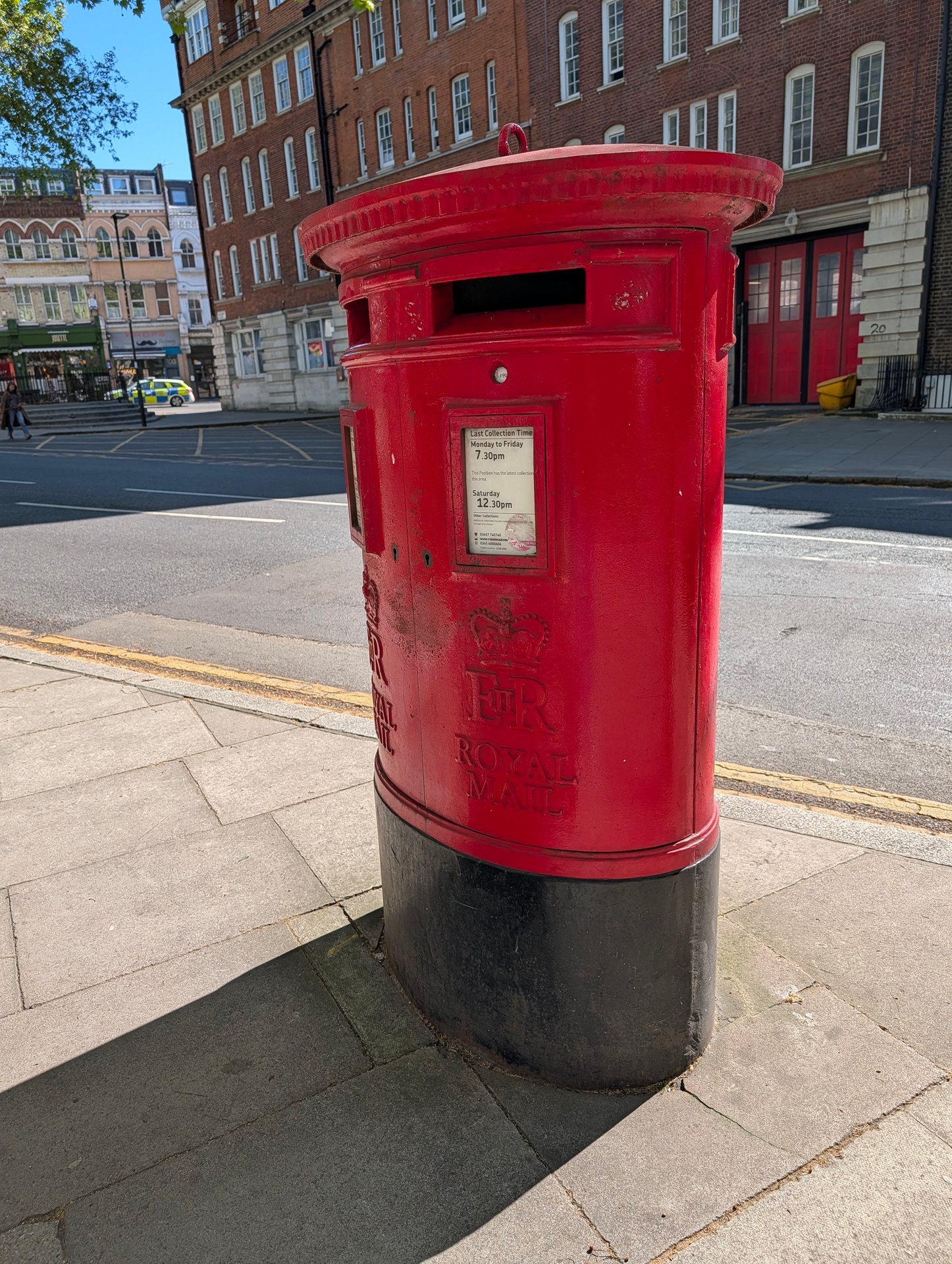 Rosebery Avenue, Greater London photo 2