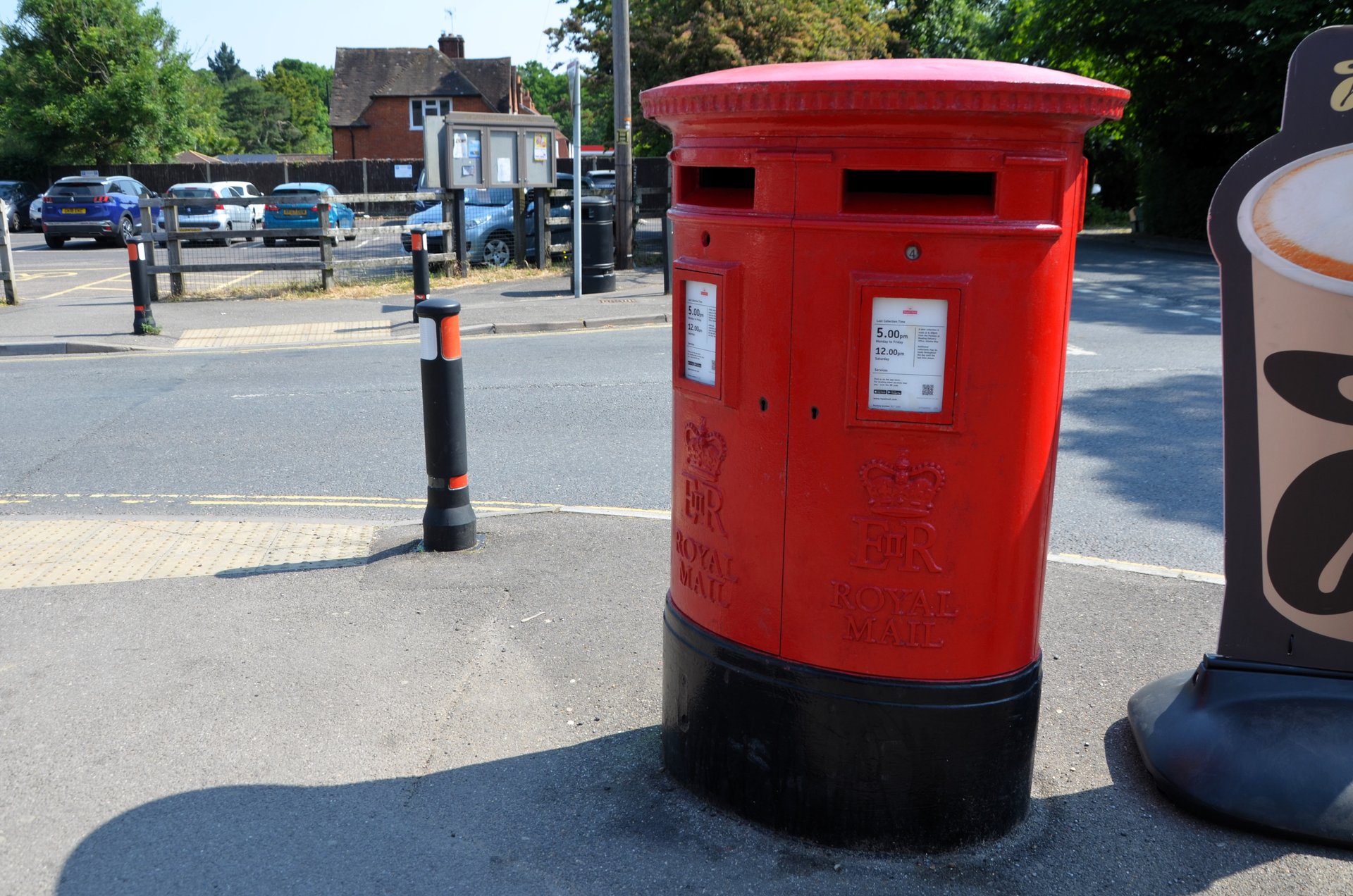 Recreation Road, Burghfield Common, Queen Elizabeth II