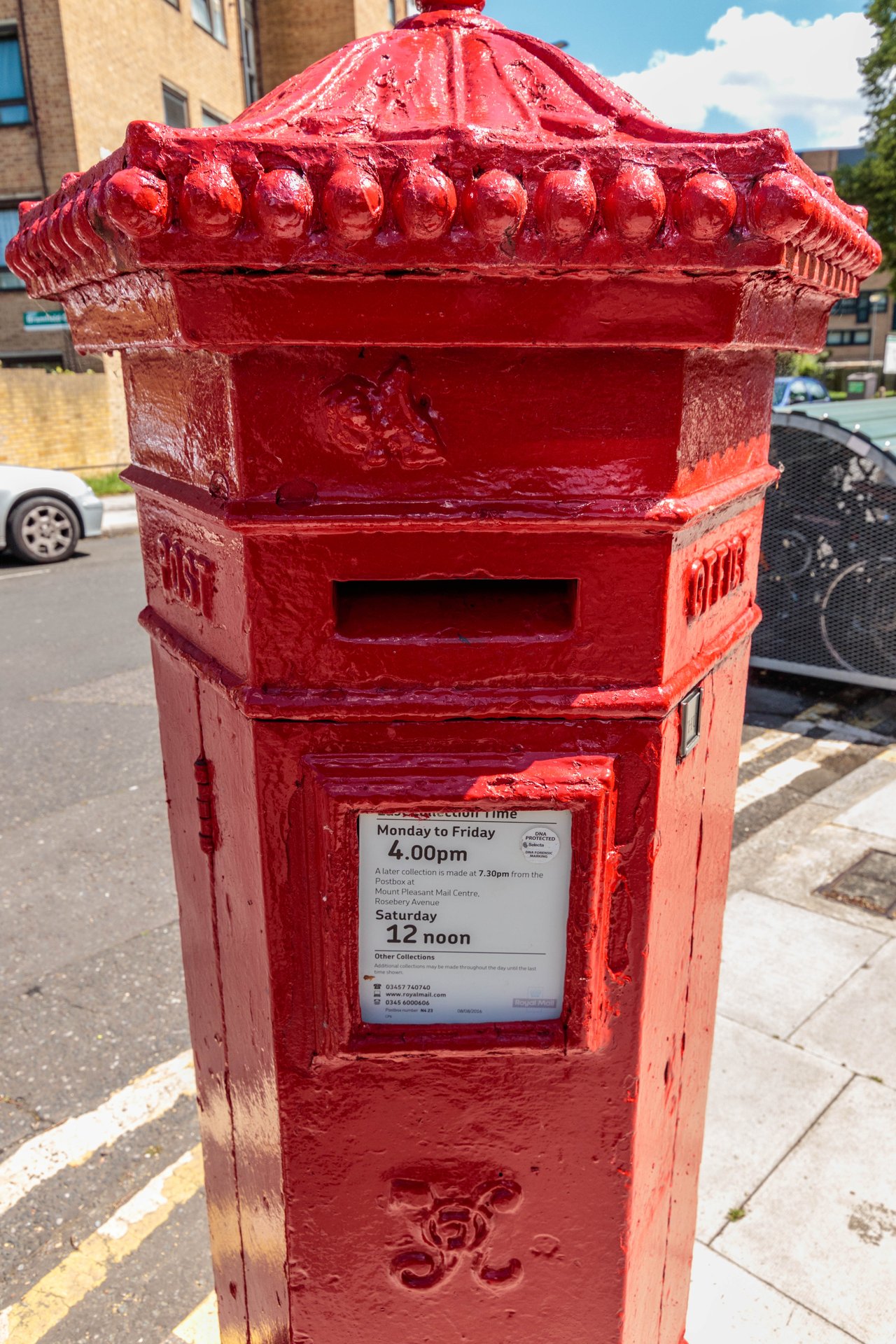 Queen's Drive, Greater London photo 3
