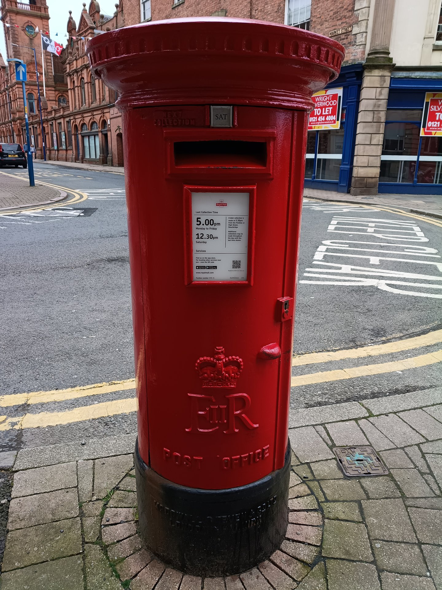 High Street, Stourbridge, Queen Elizabeth II