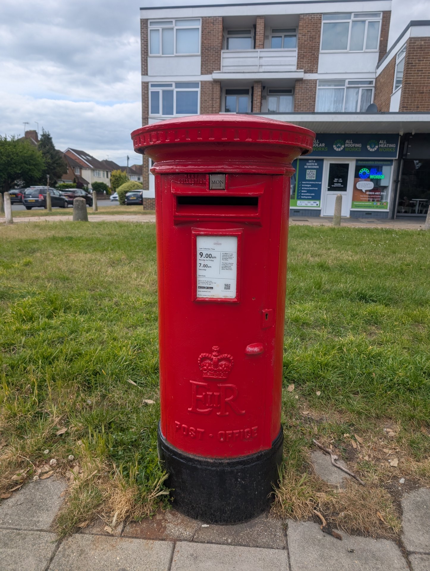 Broadwater Road, Worthing, Queen Elizabeth II