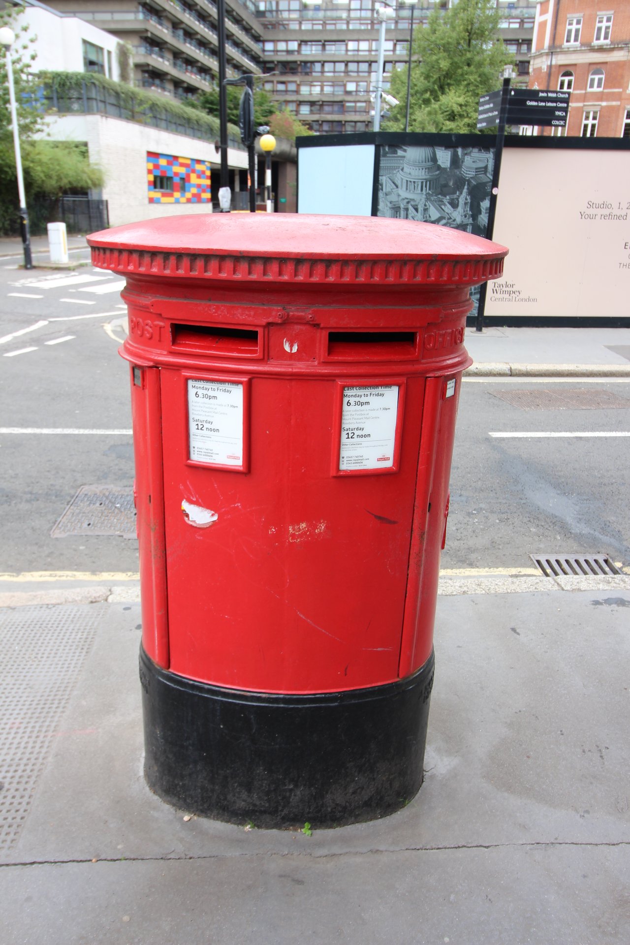 Fann Street, City of London photo 3