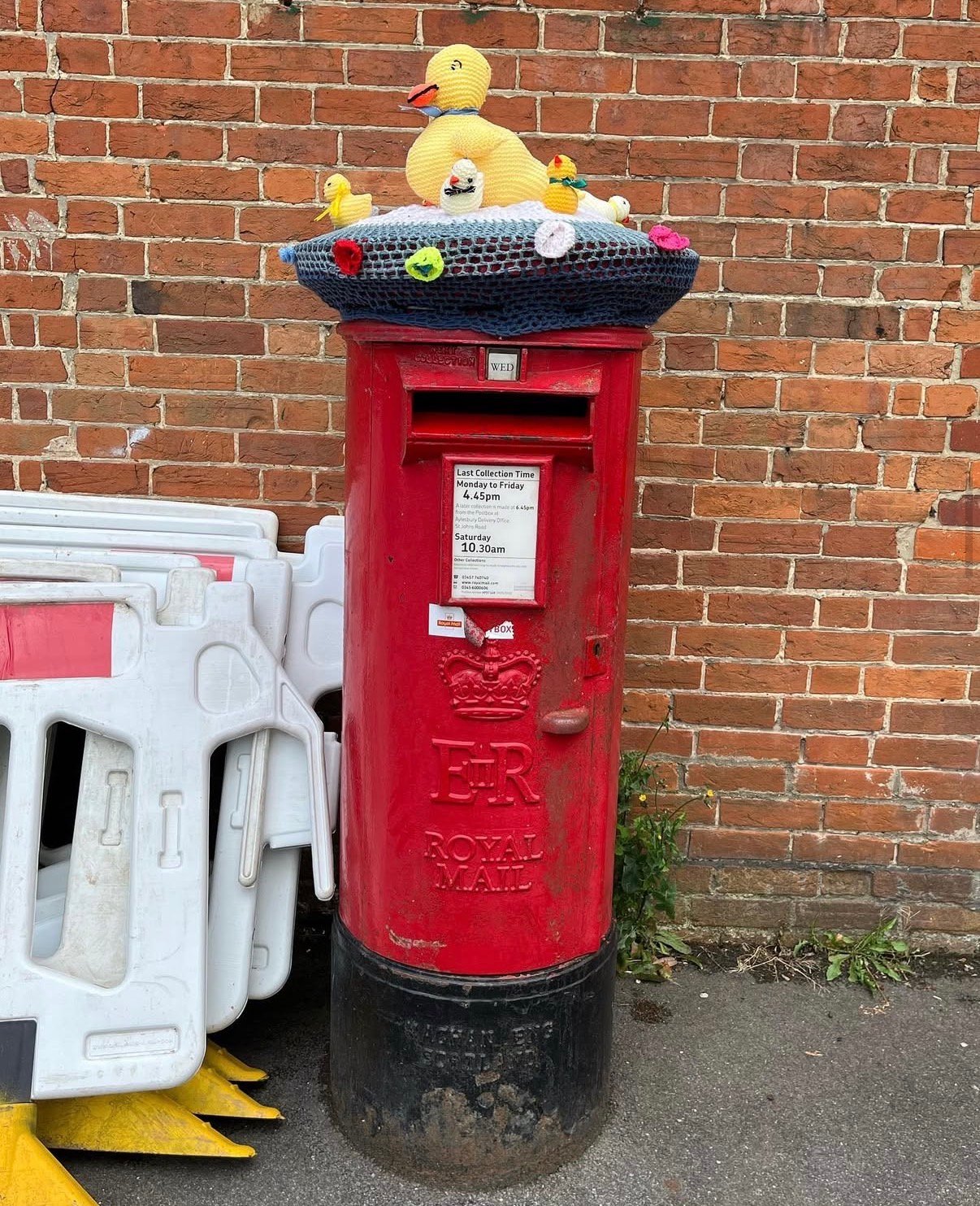 Rudds Lane, Haddenham, Queen Elizabeth II
