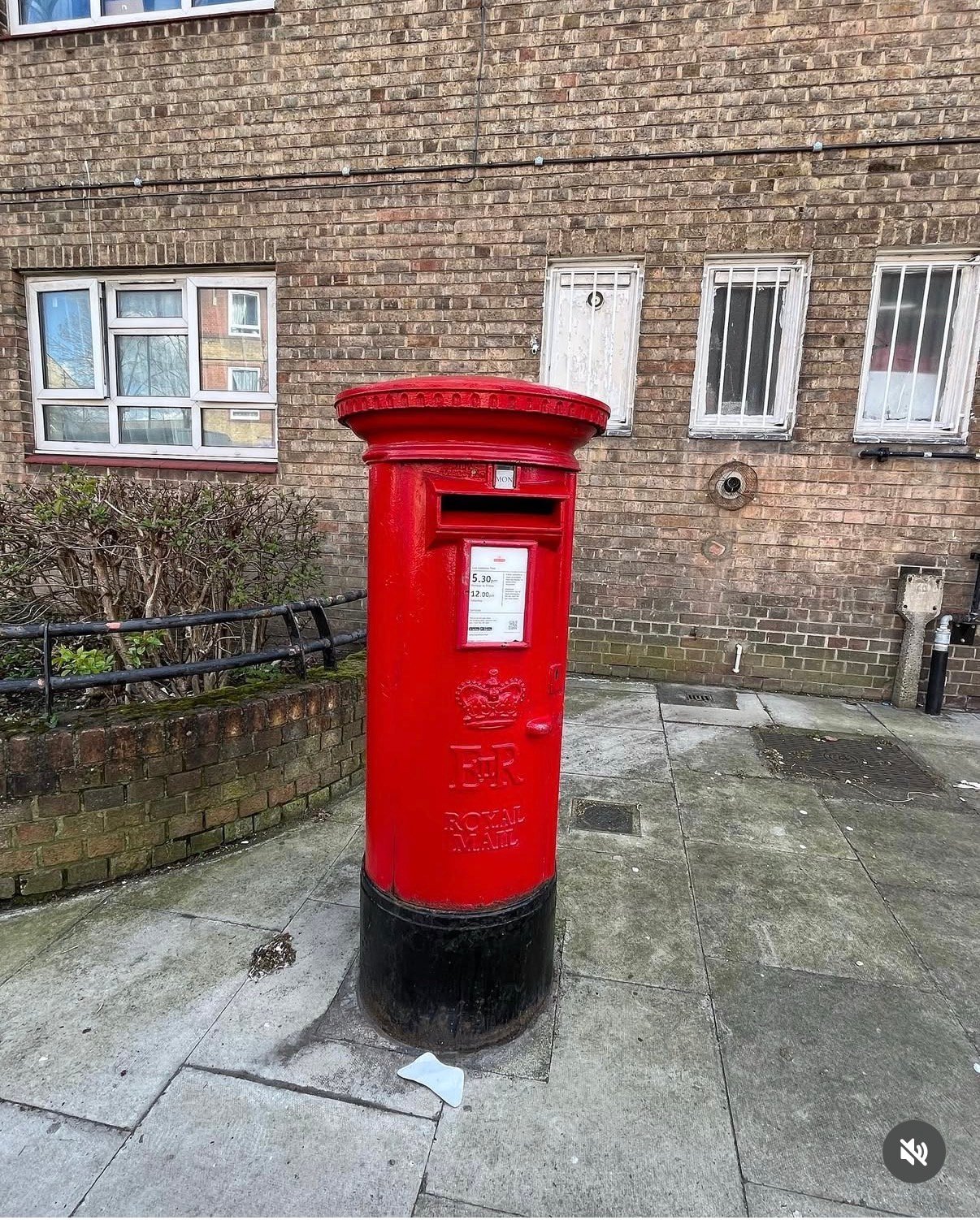 Paradise Street, Greater London, Queen Elizabeth II