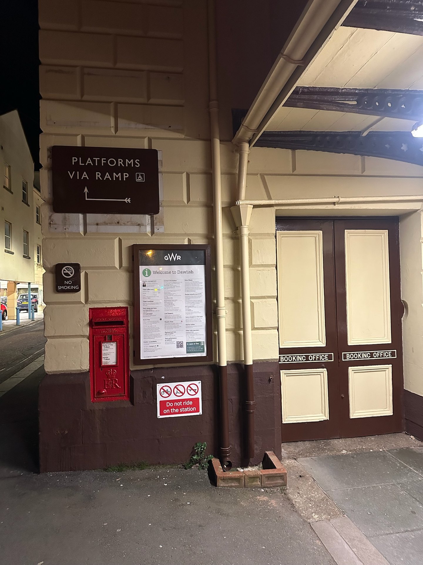 Richmond Place photo 2