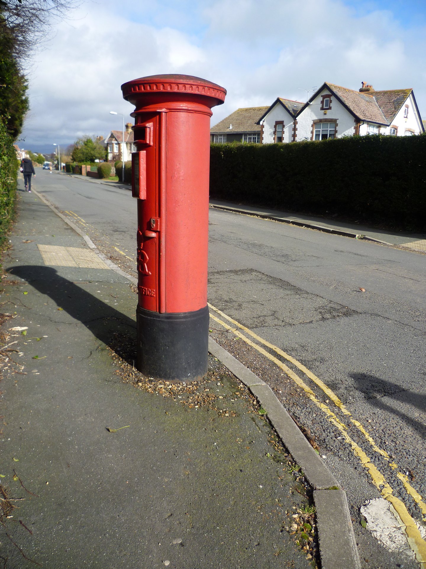 Witbank Gardens, Lower Hyde photo 4