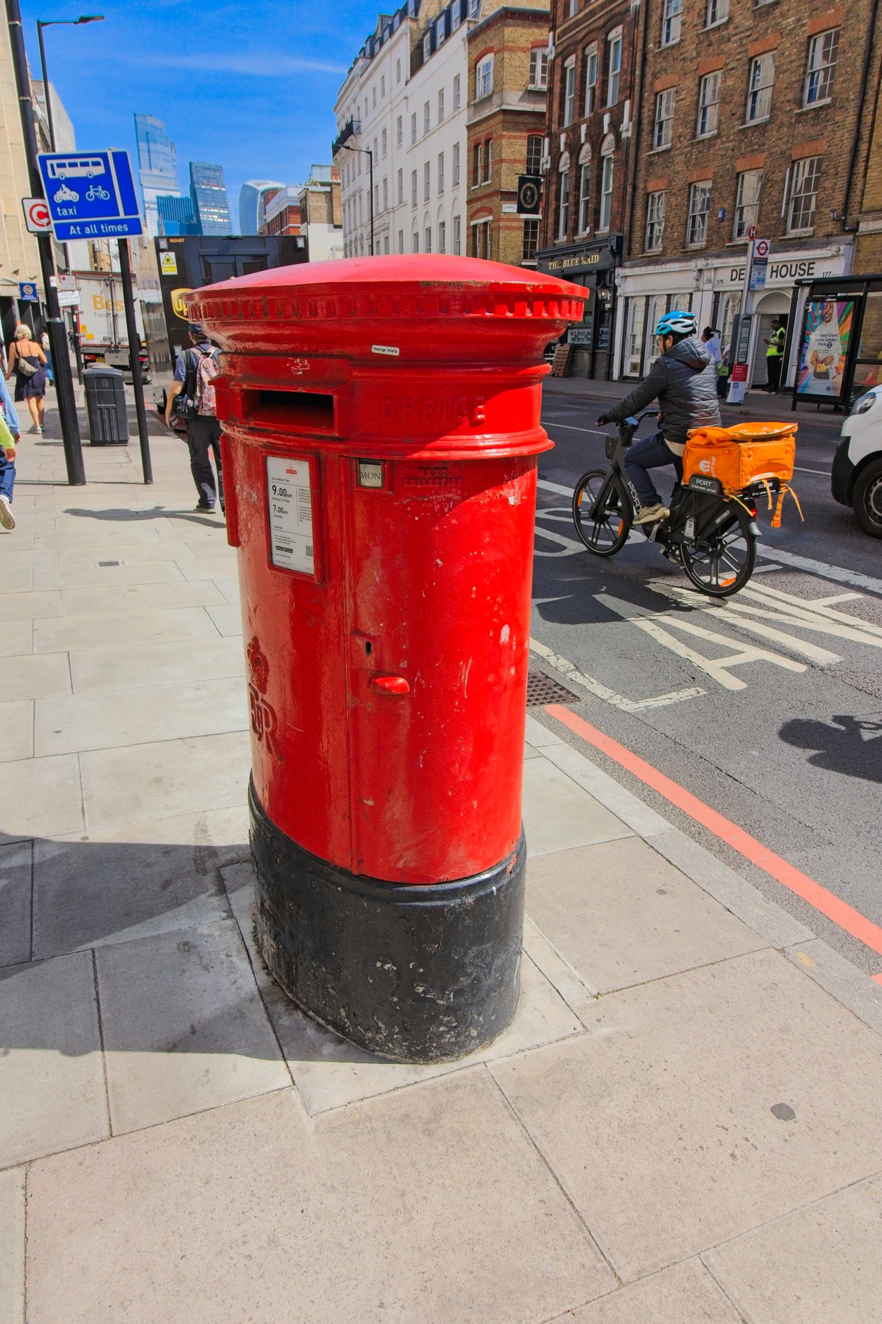 Borough High Street, Greater London photo 2