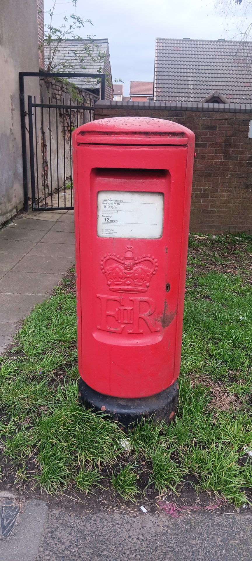 Oldham Road, Manchester, Queen Elizabeth II