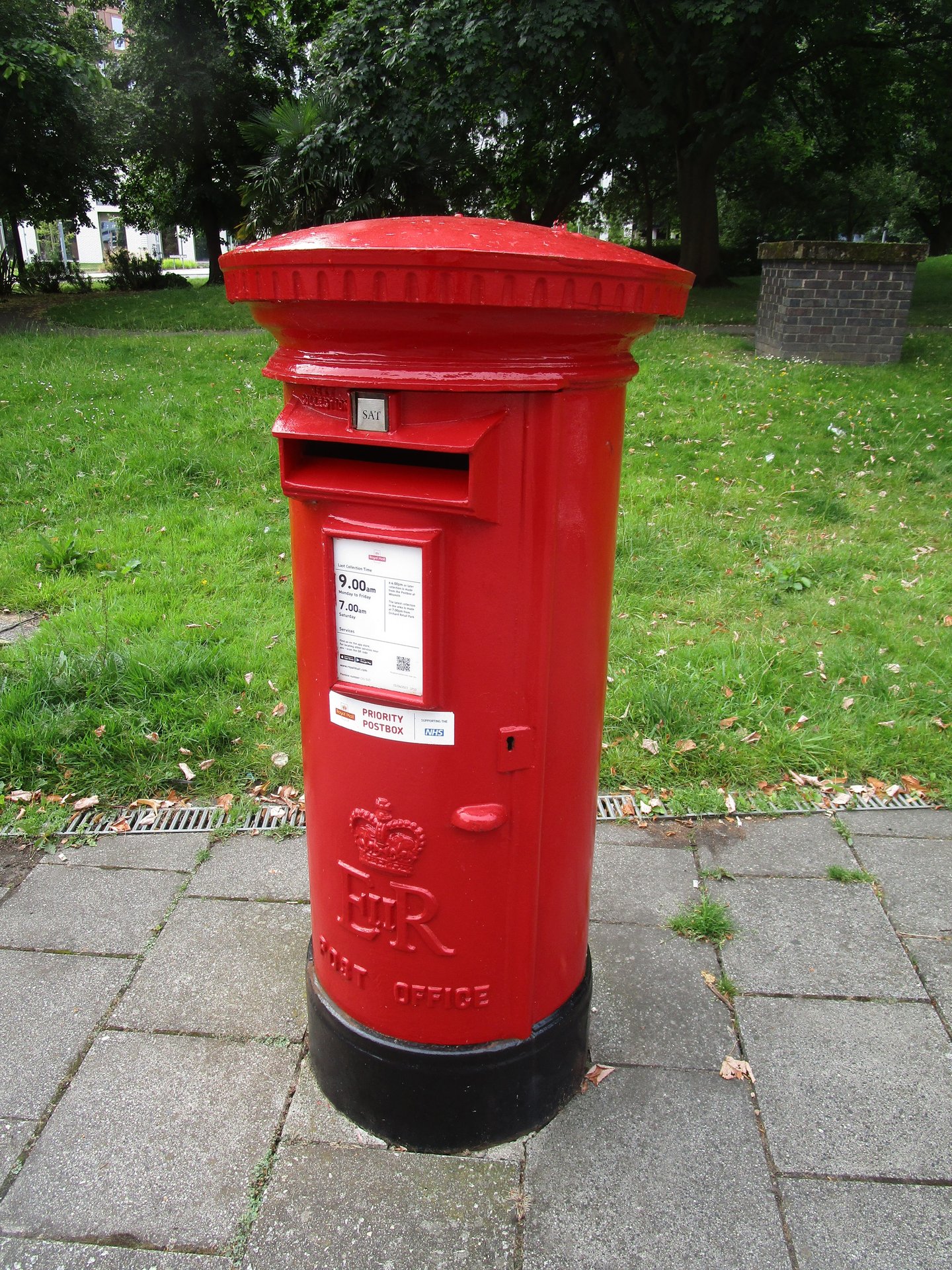 Warwick Row, Coventry, Queen Elizabeth II