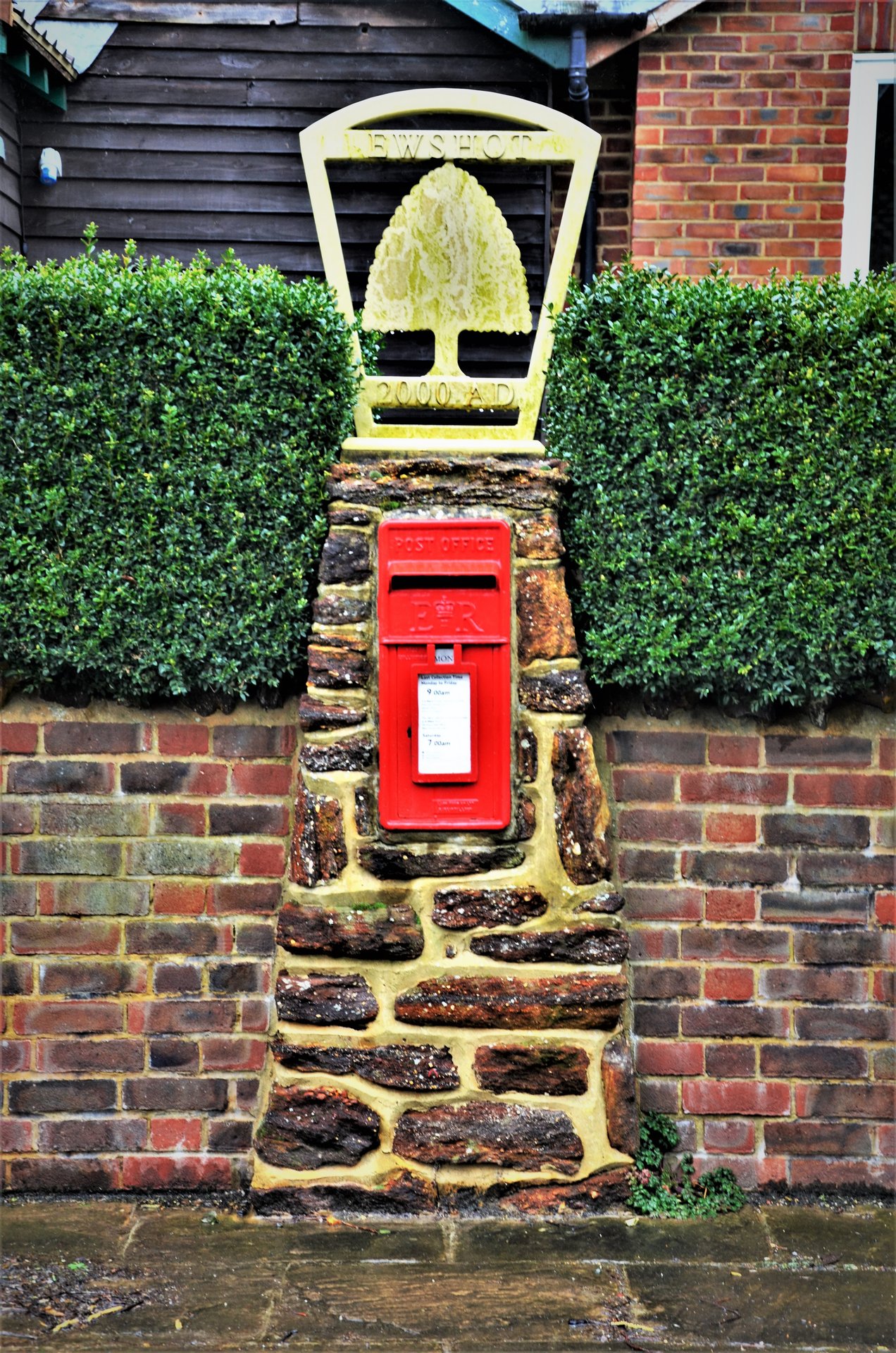 Tadpole Lane, Ewshot, Queen Elizabeth II